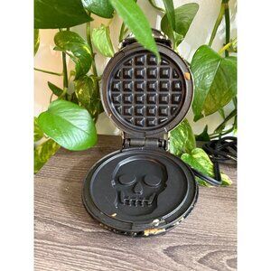 DASH mini skull waffle maker